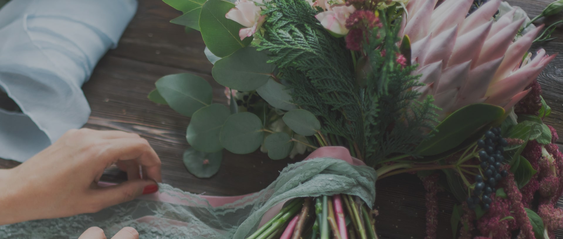 Le Bougainvillier Fleuri, votre fleuriste au Marin, vous propose des compositions originales avec des services de livraison.